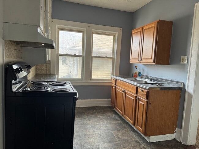 Foto del edificio - 386 Ridgeway Ave