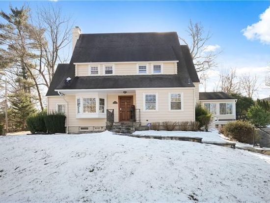 Primary Photo - 1 Circle Hill Rd, Pelham, NY 10803