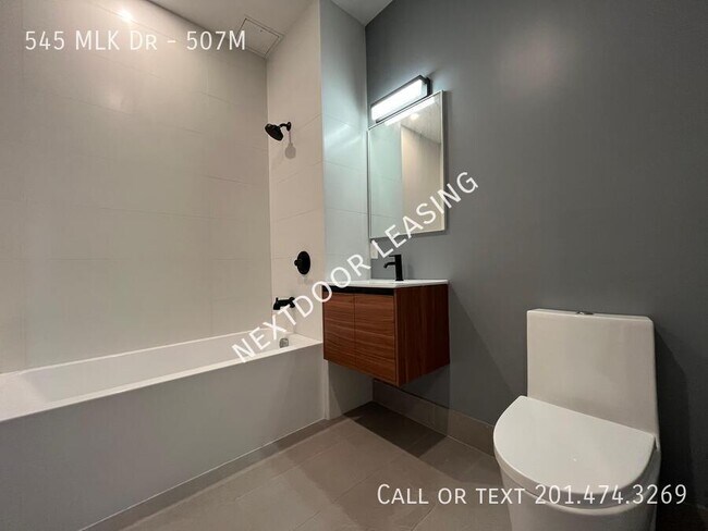 Foto del edificio - 545 M.L.K. Drive