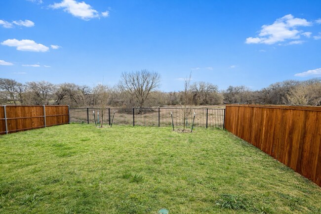 Building Photo - 1913 Ventasso Blvd