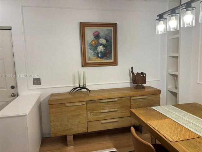 Foto del edificio - 17150 N Bay Rd