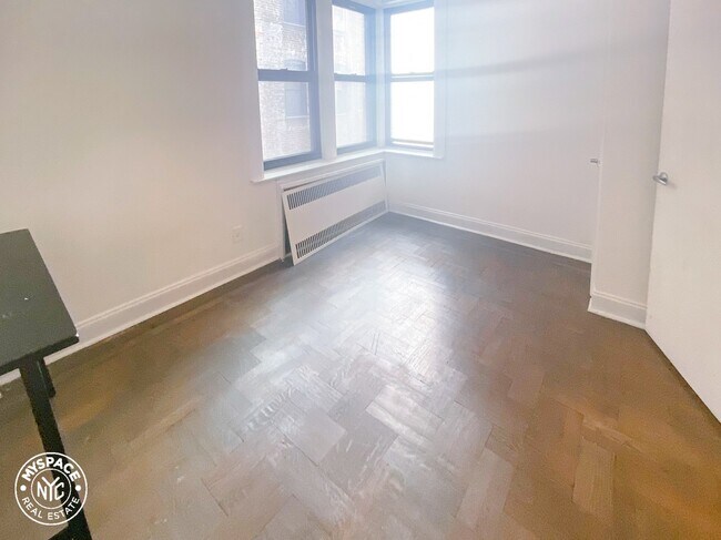 Foto del edificio - 75 E 21st St