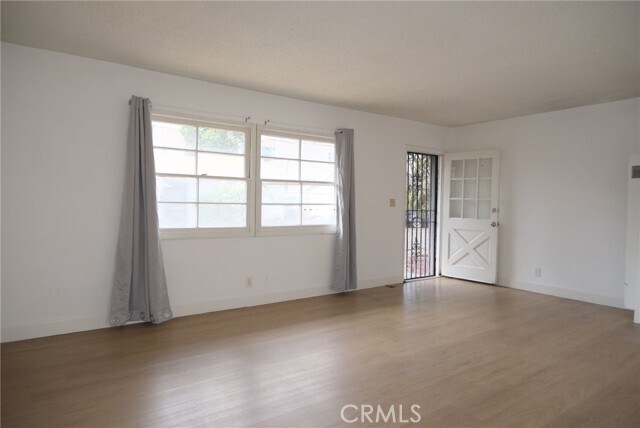 Building Photo - 4204 La Rica Ave
