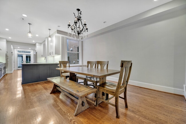 Building Photo - Charming Modern Home in Columbia