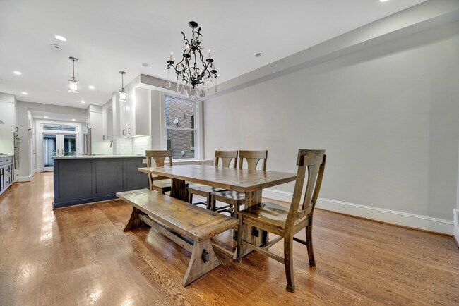 Foto del edificio - Charming Modern Home in Columbia