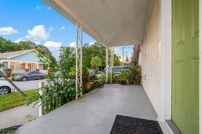 Foto del edificio - 2205 E 5th Ave