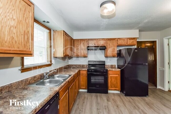 Building Photo - 6385 Kinston Park Dr