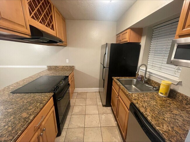 Building Photo - 3805 Houma Blvd