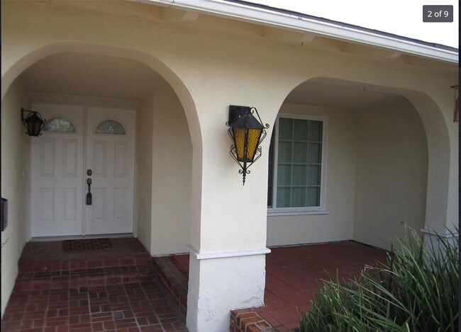 Building Photo - 424 Barbados Dr