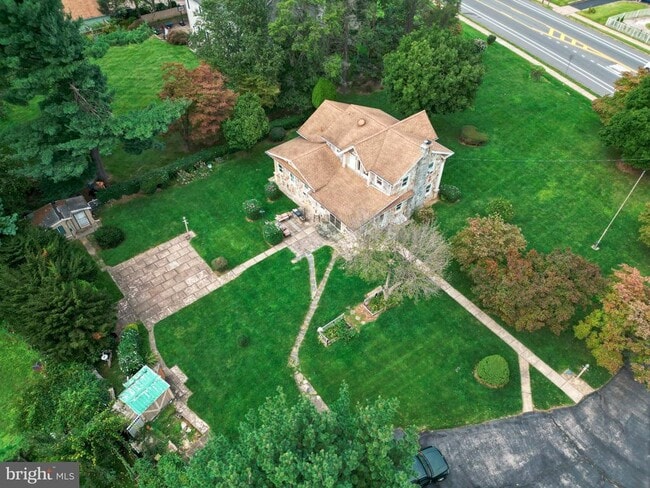 Building Photo - 694 Welsh Rd