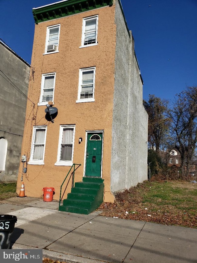 Building Photo - 425 Washington St
