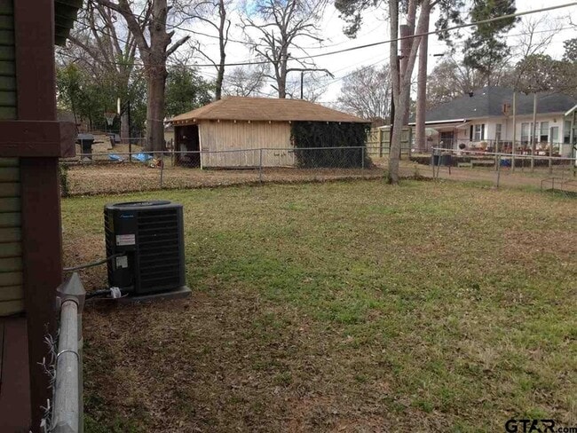 Building Photo - 632 Nacogdoches St