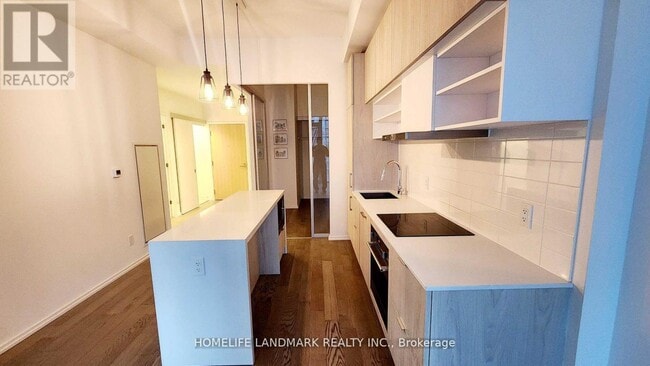 Building Photo - 5 Soudan Ave