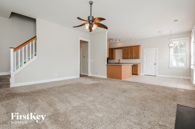 Foto del edificio - 228 Silverwood Ln