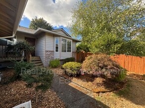 Building Photo - 3022 Russell Way