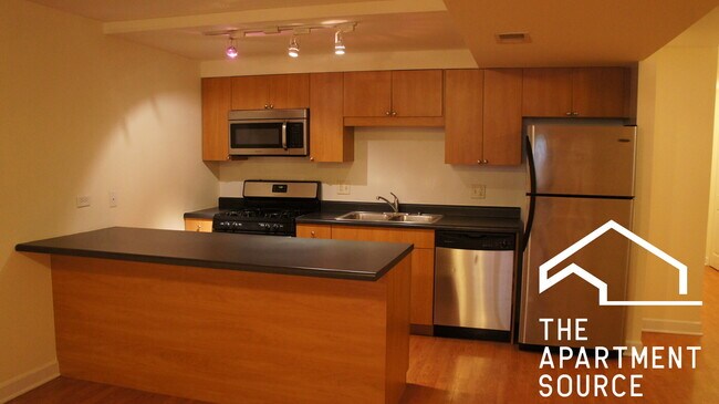 Building Photo - 2134 W Concord Pl