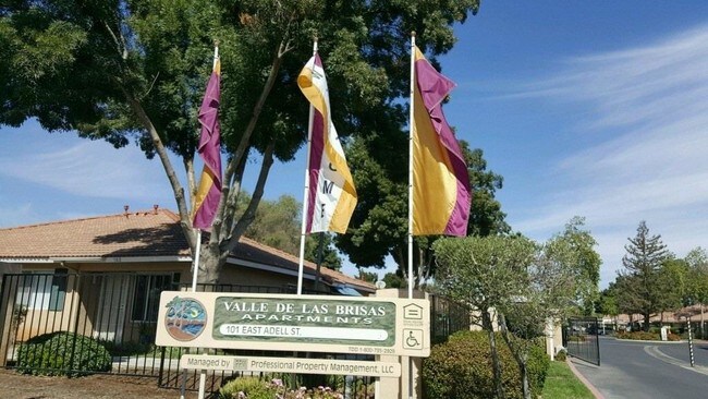 Foto del edificio - 101 E Adell St