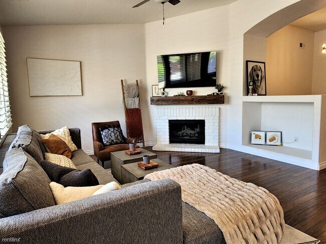 Foto del edificio - 3 br, 2 bath House - 37768 Spruce Ct.