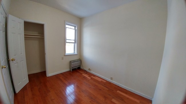 Building Photo - 556 17th St