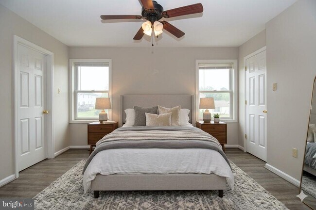 Foto del edificio - 2521 Emerald Ln