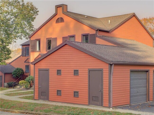 Building Photo - 52 Courtland Dr