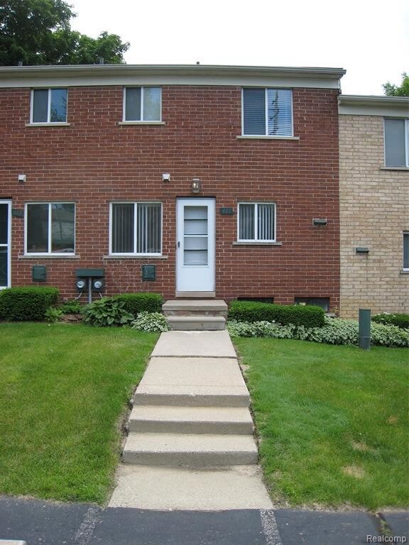 471 Miller Ave, Rochester, MI 48307 Condo for Rent in Rochester, MI