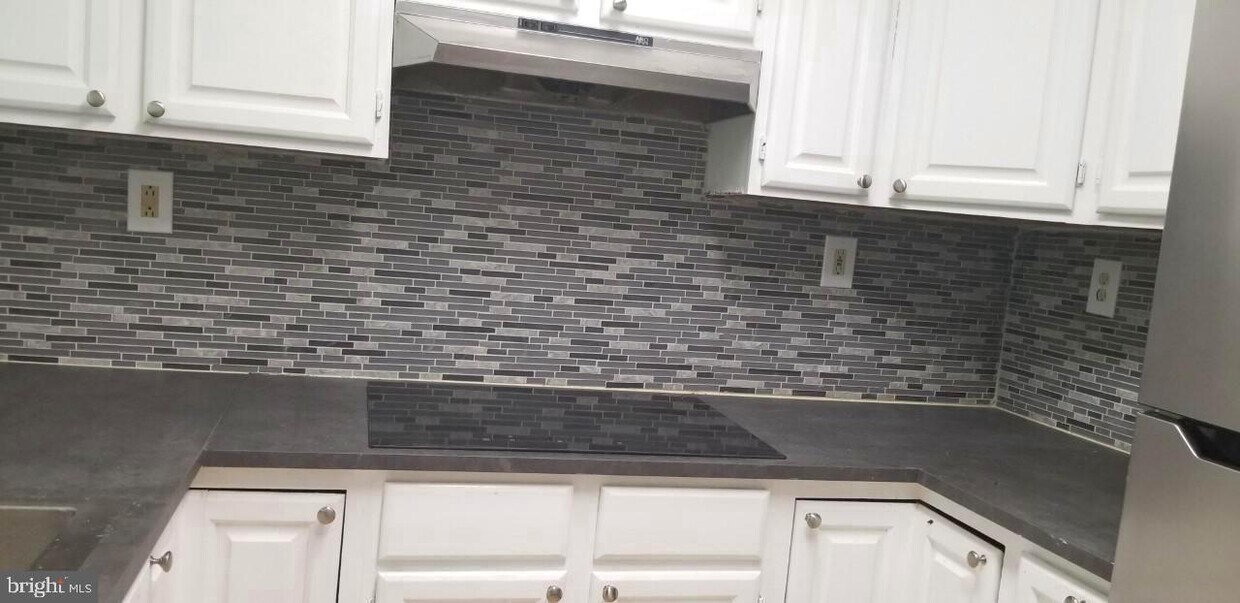 808 Maple Ln, Aston, PA 19014 House for Rent in Aston, PA