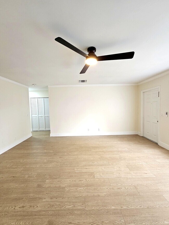Building Photo - 4780 Orleans Ct