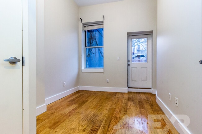 Building Photo - 828 St Johns Pl