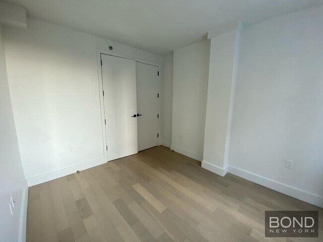 Building Photo - 635 Fourth Avenue