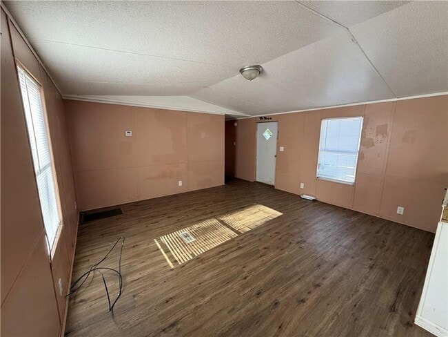 Building Photo - 129 Elza Dr