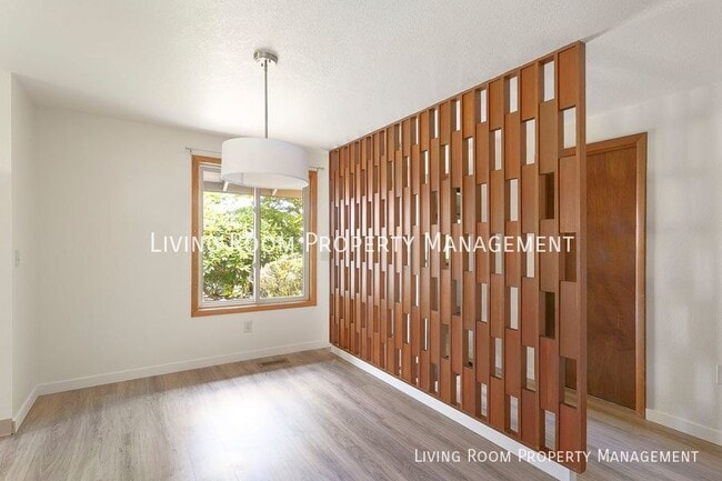 Building Photo - 9809 SW 49th Ave