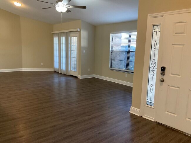 Building Photo - 1751 Moss Ct