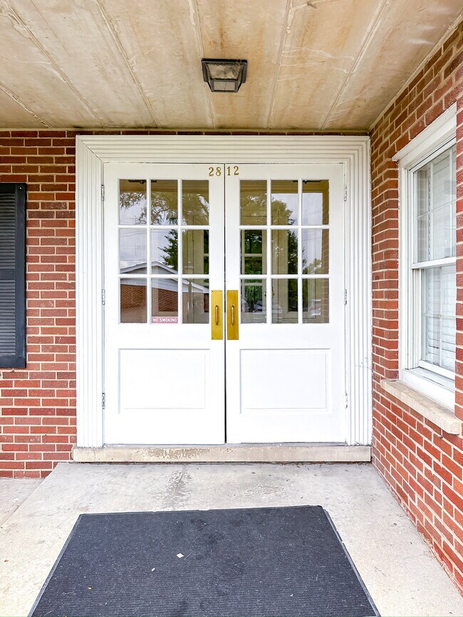 Building Photo - 2812 Dundee Rd