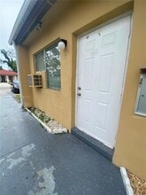 Building Photo - 361 Sharar Ave