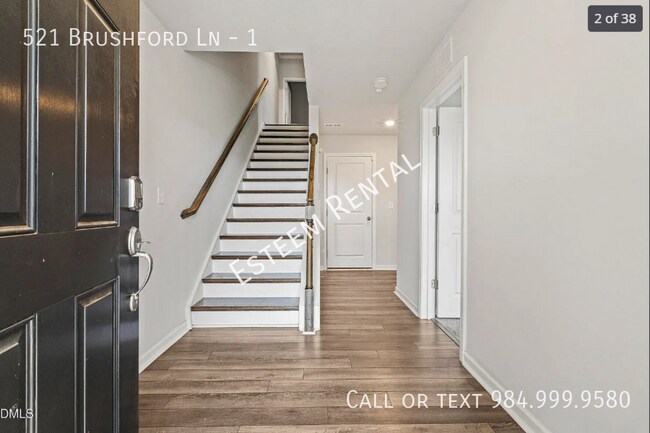 Foto del edificio - 521 Brushford Ln