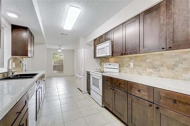 Building Photo - Room in Townhome on Timber Brush Trail