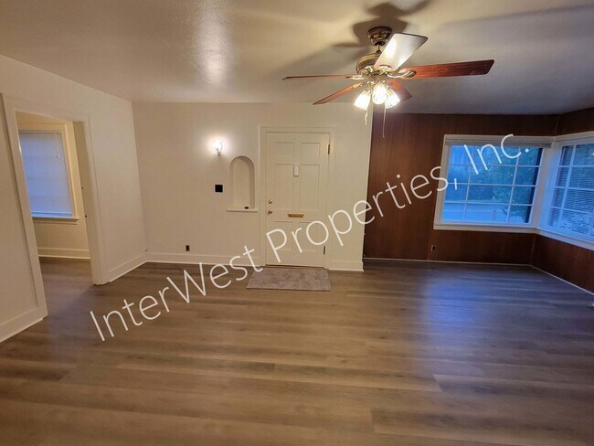 Foto del edificio - Super Cute Oregon City 3bd Home with Washe...