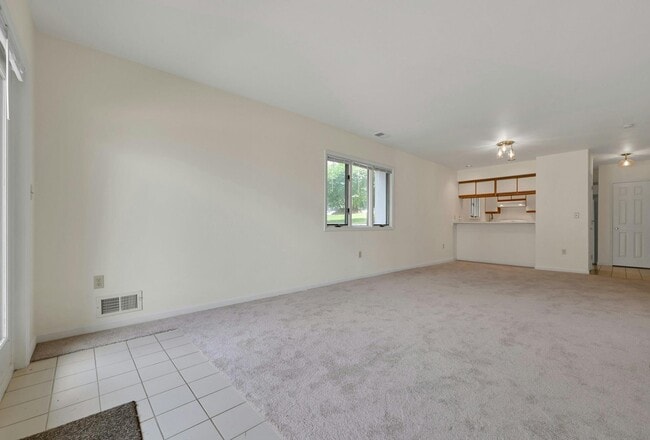 Building Photo - 64 Hudson Point Ln