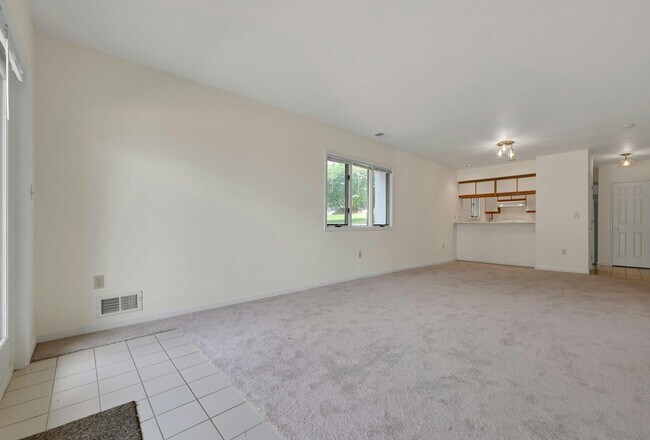 Foto del edificio - 64 Hudson Point Ln