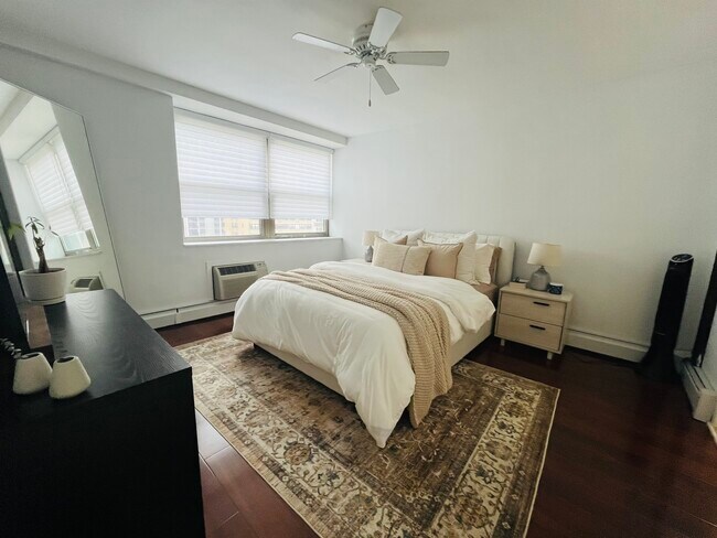 Foto del edificio - 253 E Delaware Pl