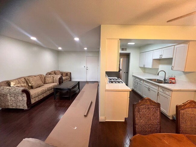 Foto del edificio - 4501 Peck Rd