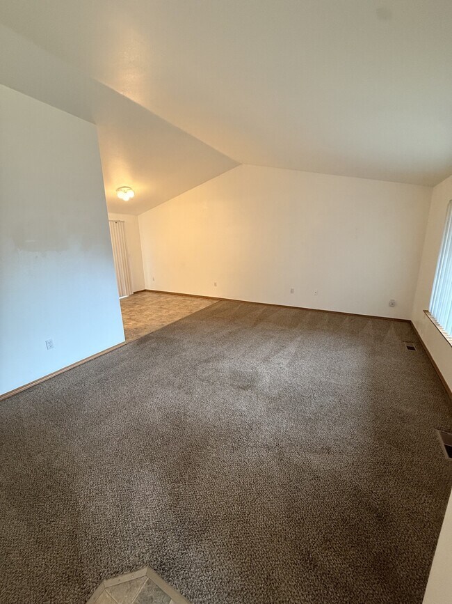 Foto del edificio - 7523 48th Ln SE