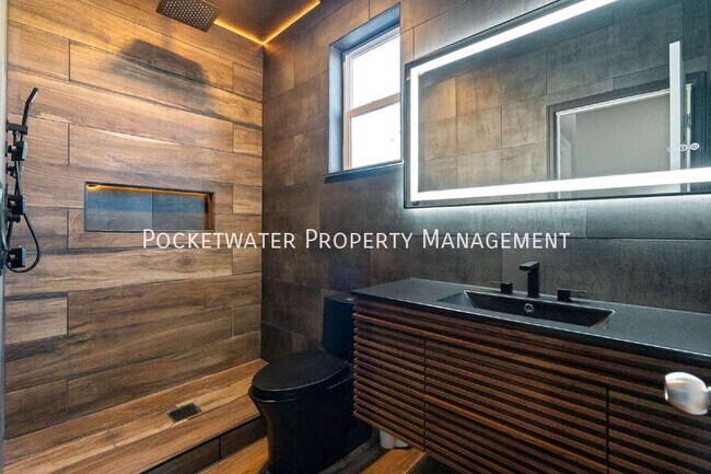 Foto del edificio - 5019 Thistle Dr