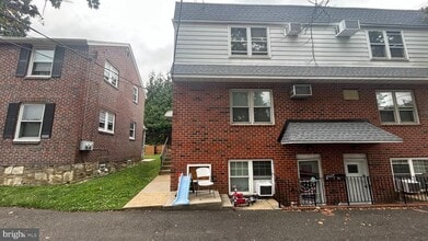 Building Photo - 1022 Fox Chase Rd