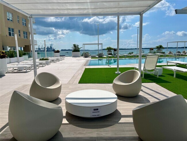 Foto del edificio - 770 Claughton Island Dr