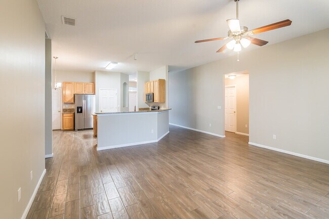 Foto del edificio - 3243 Wandering Oaks Dr