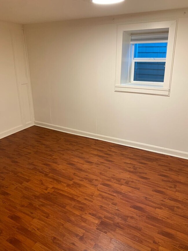 Foto del edificio - 1/2 Off First Month's Rent, 5Bdrm, 3Bath, SFR
