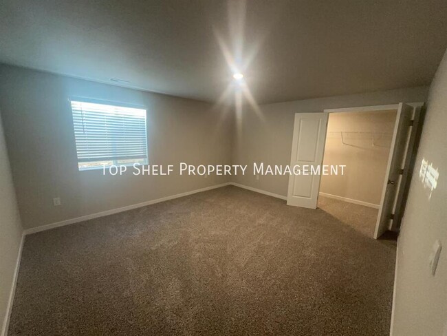 Foto del edificio - 1407 NE Crossing Oaks Dr