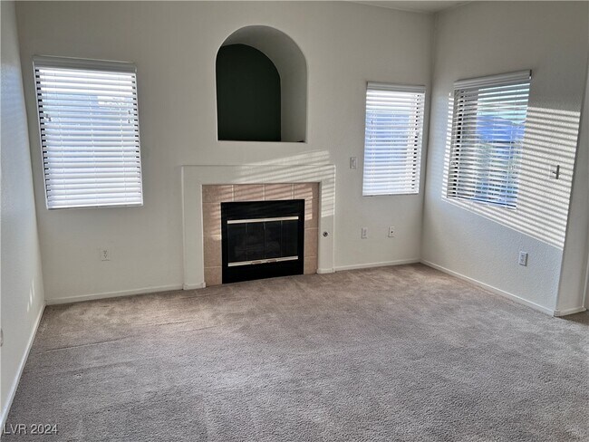 Building Photo - 8250 N Grand Canyon Dr